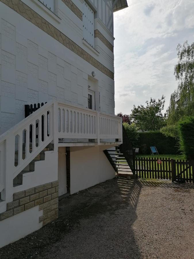 A La "Georgette" Et Son Jardin Avec Parking Villers-sur-Mer Exterior foto
